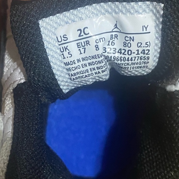 Air Jordan 6 Rings Sneakers - Picture 8 of 9